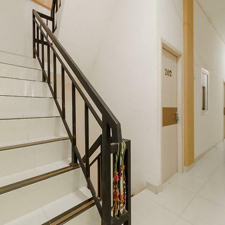 Reddoorz At Tara Homestay Palembang Esterno foto