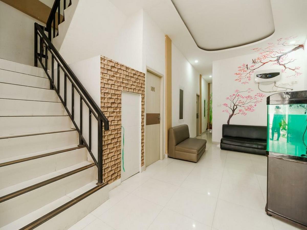 Reddoorz At Tara Homestay Palembang Esterno foto